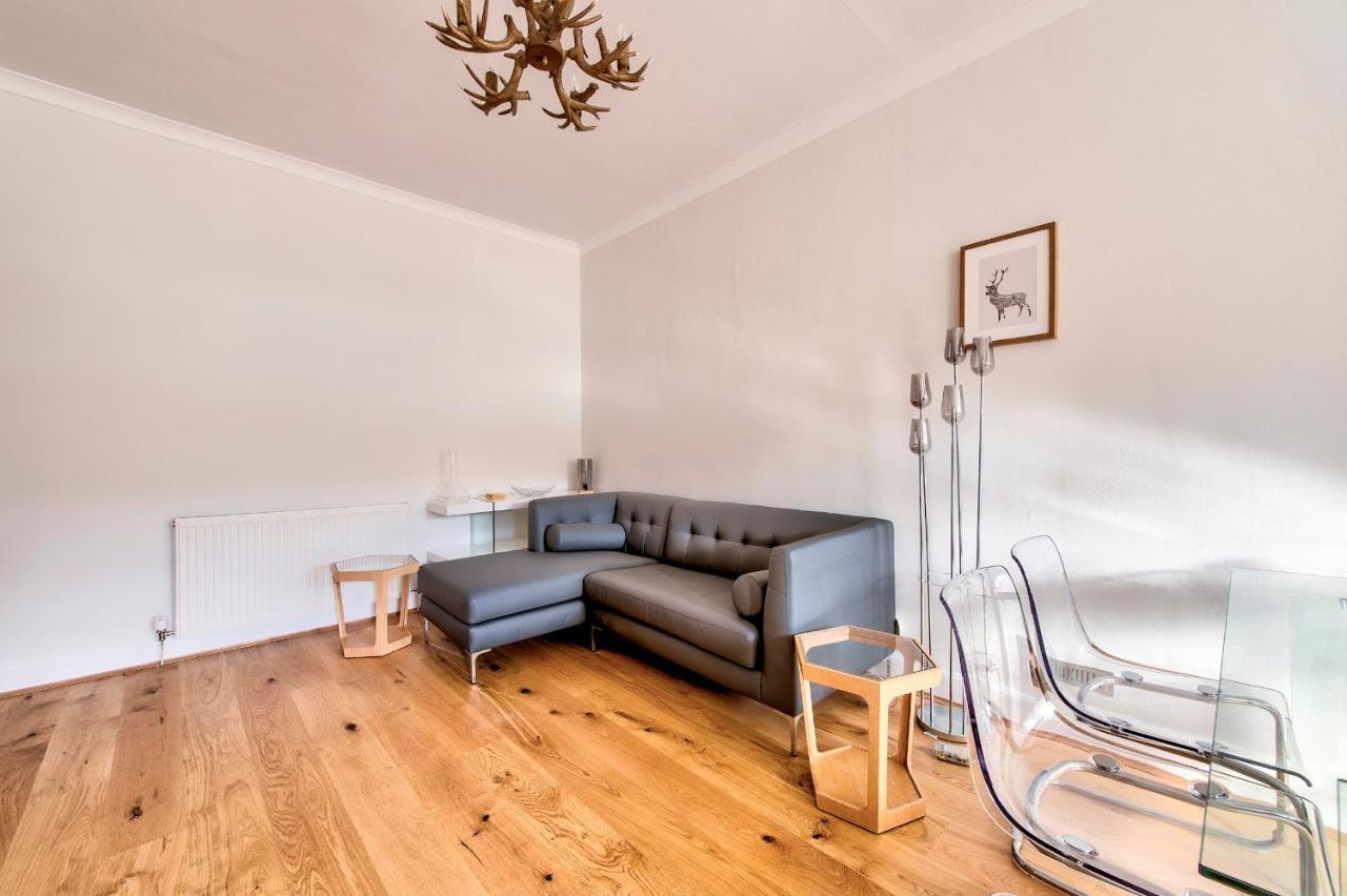 דירות אדינבורו Pass The Keys Modern 3 Bed Flat On The Historic Royal Mile מראה חיצוני תמונה