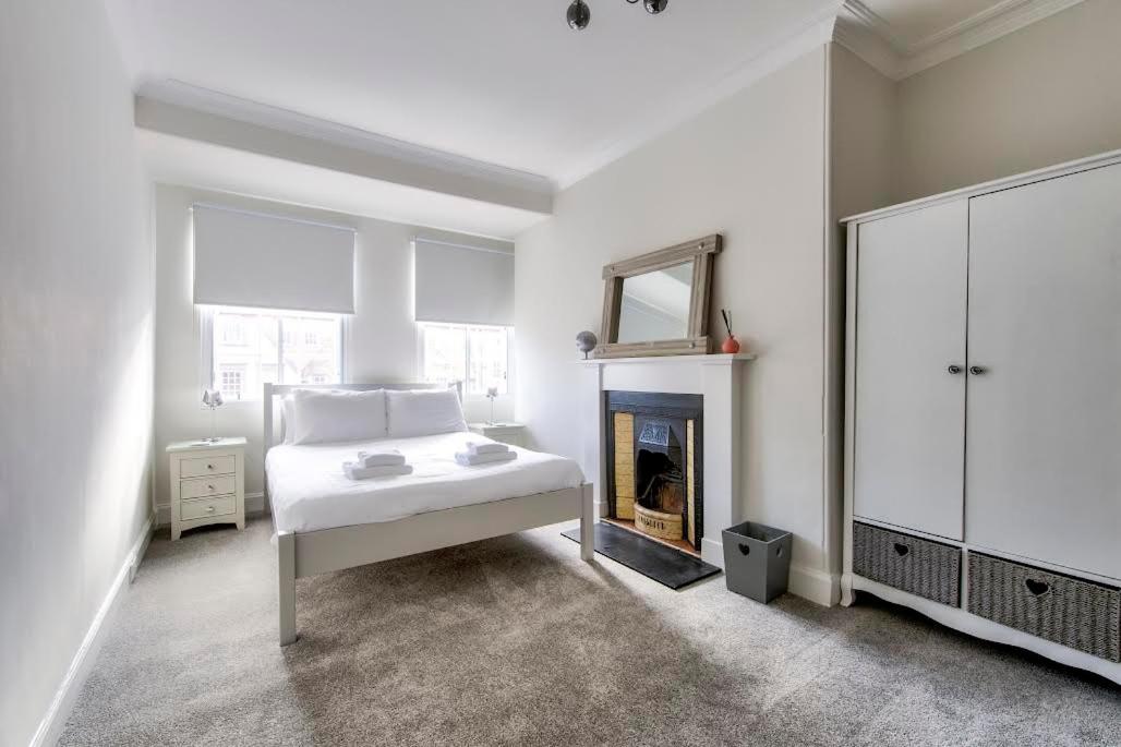 דירות אדינבורו Pass The Keys Modern 3 Bed Flat On The Historic Royal Mile מראה חיצוני תמונה